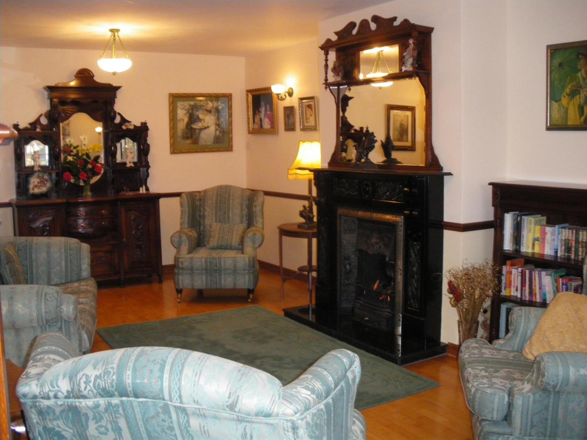 Bed and Breakfast Redwood Dunrine Экстерьер фото