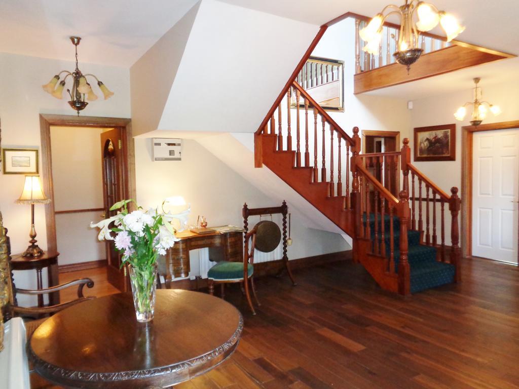 Bed and Breakfast Redwood Dunrine Экстерьер фото