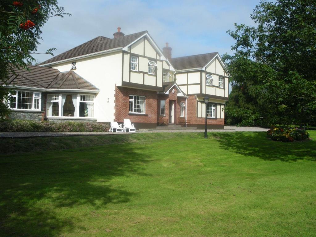 Bed and Breakfast Redwood Dunrine Экстерьер фото