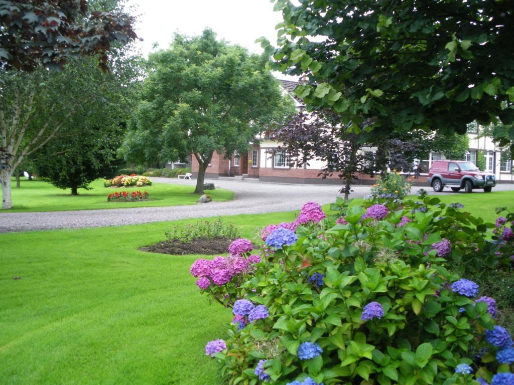 Bed and Breakfast Redwood Dunrine Экстерьер фото