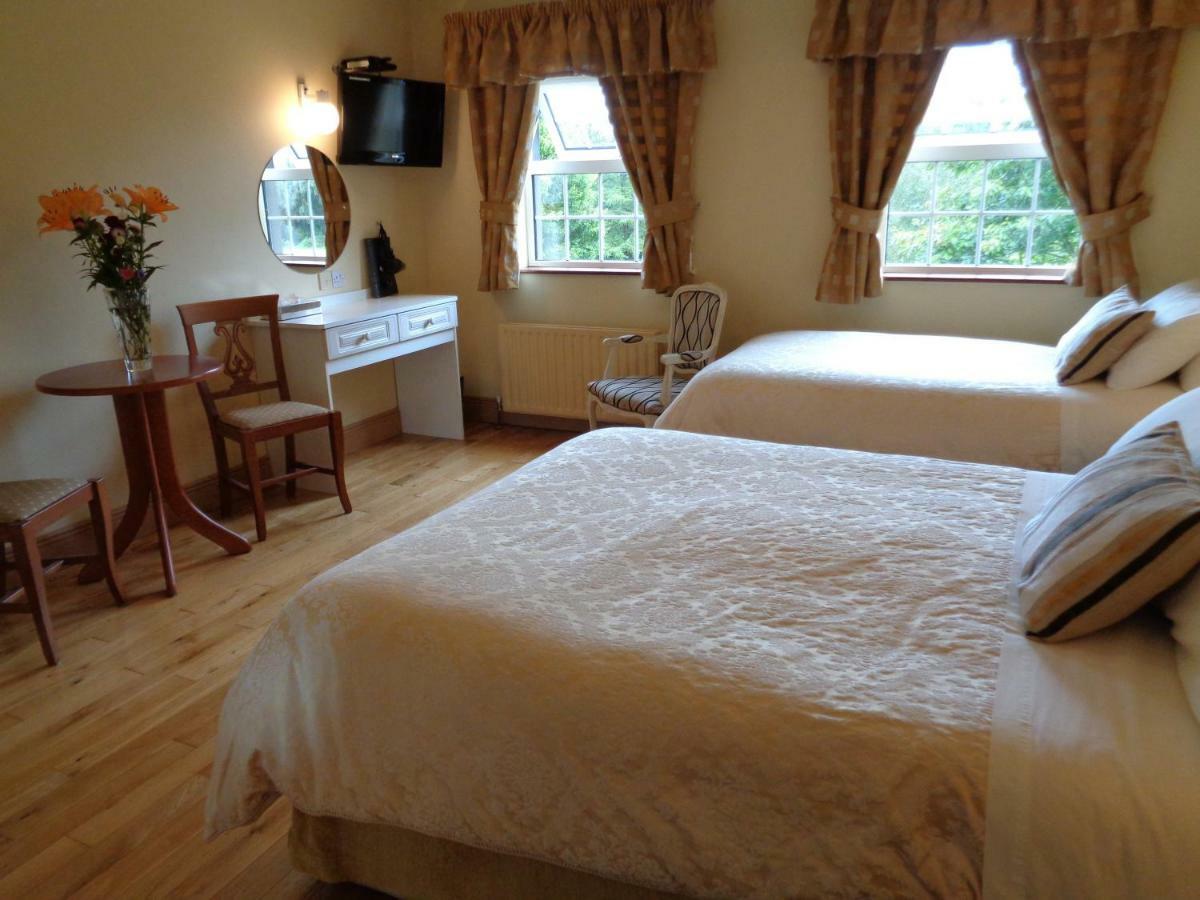 Bed and Breakfast Redwood Dunrine Экстерьер фото